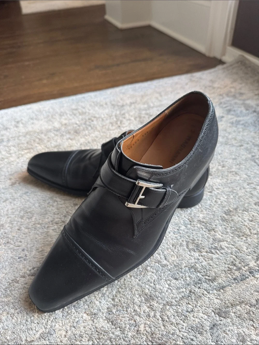 Magnanni Black Leather Single Monk Strap Dress Shoes